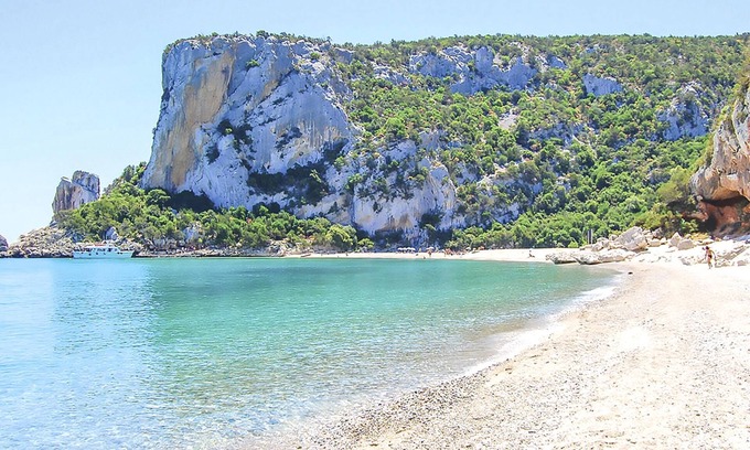 Oliena House | Independent vacation home located in Oliena (Nuoro province) at the foot of Monte Corrasi, surrounde