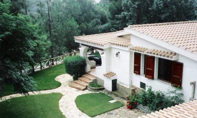 Solanas Villa | Independent villa with exclusive property garden