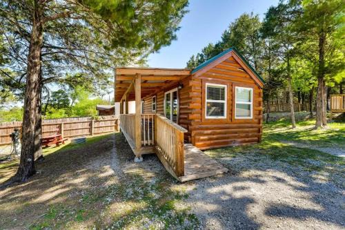 Indian Point House | Indian Point Cabin 2 near SDC, Branson, and Table Rock Lake