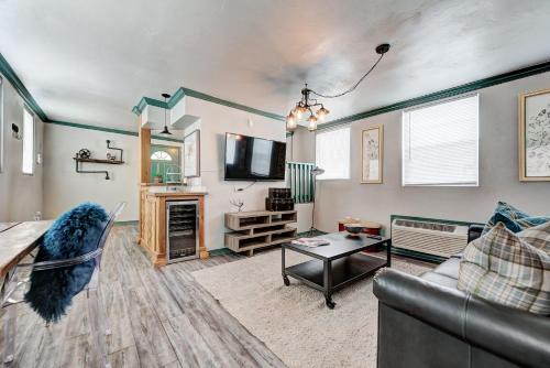 Central Oklahoma City House | Indie Escape 1 blocks away from Plaza District