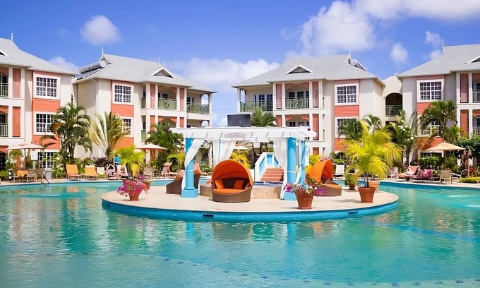 Rodney Bay Hotel | Indulge in Home-Like Comfort! 3 Spacious Units, Parking, Onsite Pool!