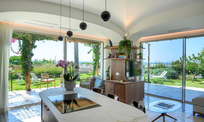 Forio Villa | INFINITY POOL SEA VIEW EXECUTIVE VILLA