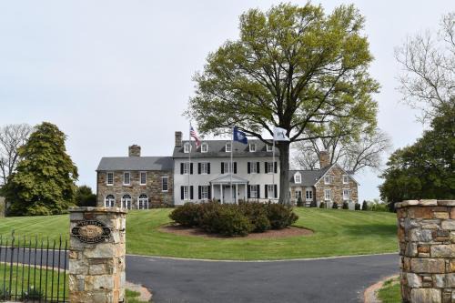 Haymarket Hotel | Inn at Evergreen
