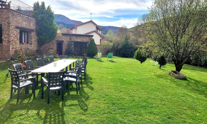 Valganon House | Inn 'La Casona Del Pastor' with Mountain View, Shared Terrace and Wi-Fi