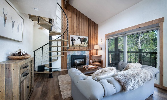 Warrior's Mark Condo | Inner Circle Serenity Condo: Great Breck Location