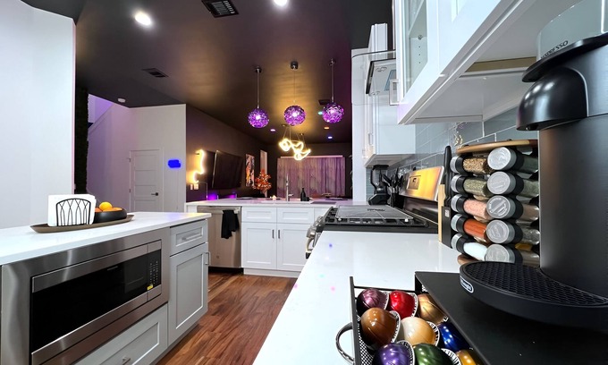 MLK House | Insta-worthy Funky Palace in East Austin