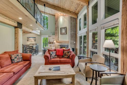 Snowmass Village House | Interlude Condominiums 3-Bedroom Unit 307