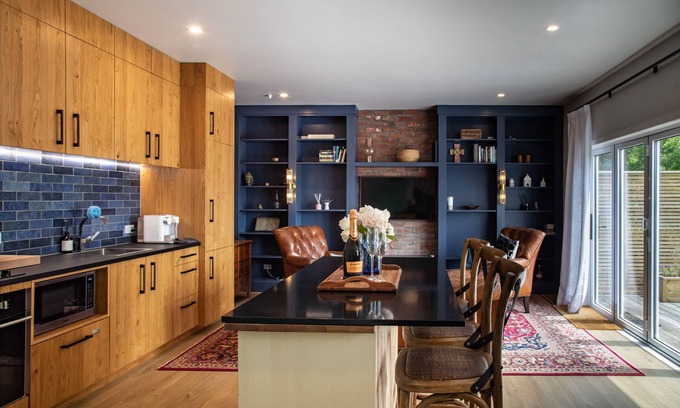Martinborough Cottage | Intimate couples getaway