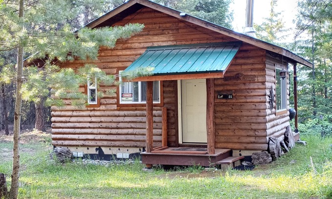 Troy Cabin | Into the Woods Cabin - Rare, Remote, Relaxing.