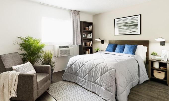 St. Charles Hotel | InTown Suites Extended Stay St. Louis MO - St. Charles
