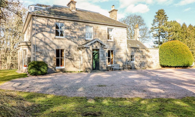 Grantown-on-Spey Cottage | INVERALLAN HOUSE, pet friendly, with open fire in Grantown-On-Spey