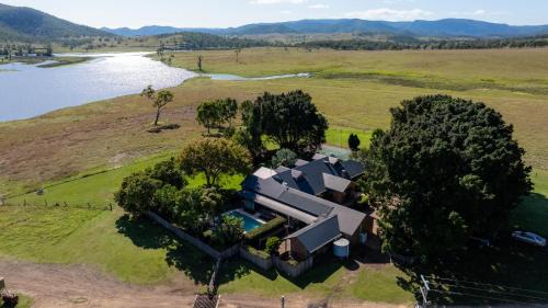 Crossdale House | Inverstanley