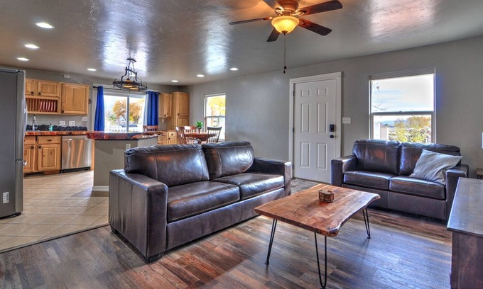 Fruitvale House | Inviting Central Retreat Adventure Hunting Fishing 5 Bedroom