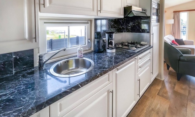 Maasbommel House | Inviting mobile home in an idyllic location in Maasbommel.