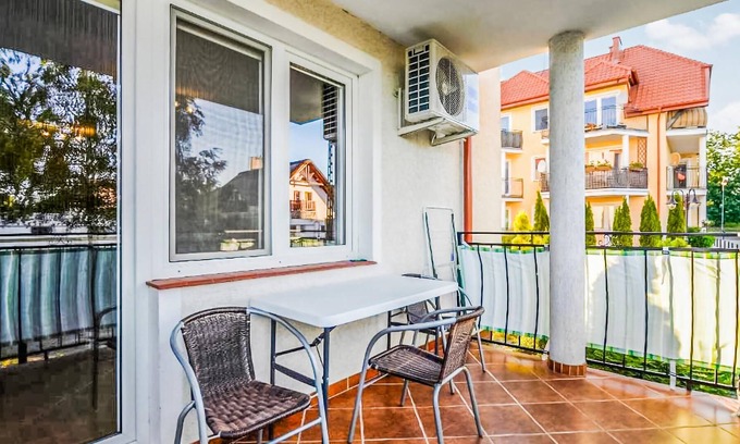 Krynica Morska Apartment | Inviting vacation apartment in Krynica Morska.