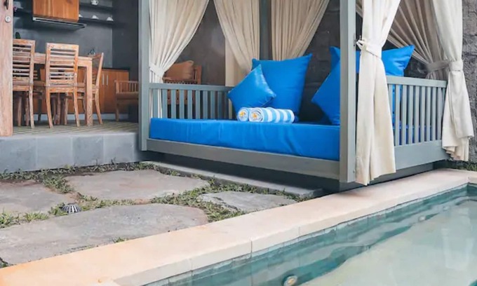 Kemenuh House | Ipian Hidden Luxury With Rice Field View