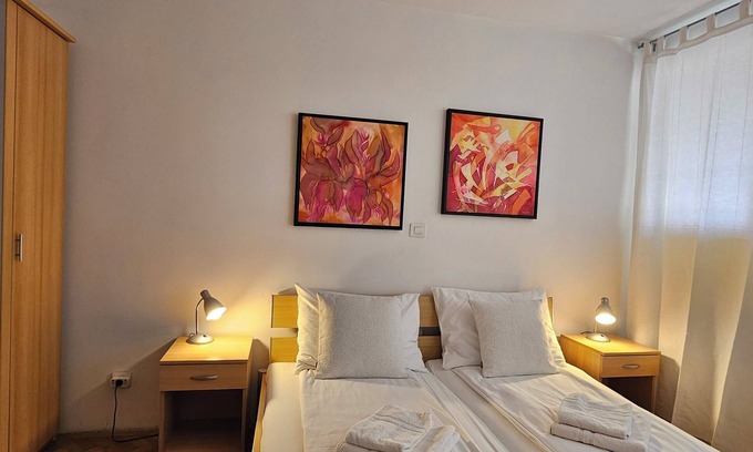 Ljubljana City Centre Apartment | Irena Tour As/Quiet 1BR apartment with shower&balcony, garage, WiFi&AC
