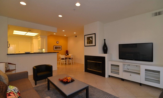 Westpark Condo | Irvine Resort Style 2 bedrooms/2 bathrooms furnished, 1 floor, attached garage