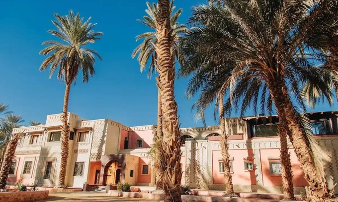 Degache House | Is a haven on earth in the heart of the oasis around a thousand palm trees.