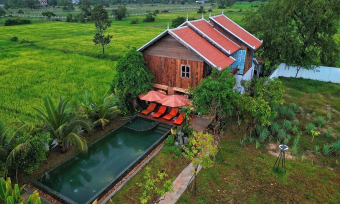 Sangkat Sla Kram Villa | Isann Lodge Private Pool Villa