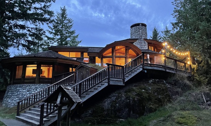 Bowen Island House | Island log home with expansive forest, lake and mountain views