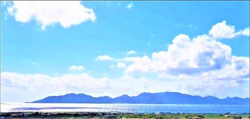 The Valley Apartment | Island Paradise