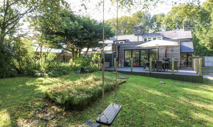 Llanuwchllyn House | ISLWYN, pet friendly, with open fire in Bala
