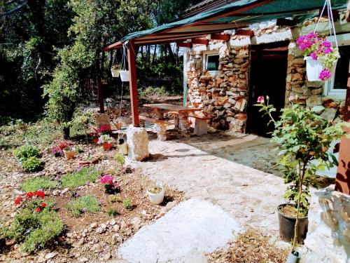 Municipality of Kali Ski Chalet | Isolated, 30m to sea, Viktoria s cottage