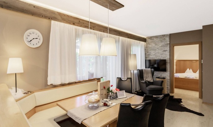 Appiano Sulla Strada del Vino Apartment | Holiday Apartment "Apartment Wieser 1" with Mountain View, Heated Pool & Wi-Fi