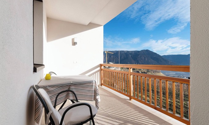 St. Pauls Apartment | Apartment 'Egarter Gewürztraminer' with Mountain View, Shared Pool and Wi-Fi