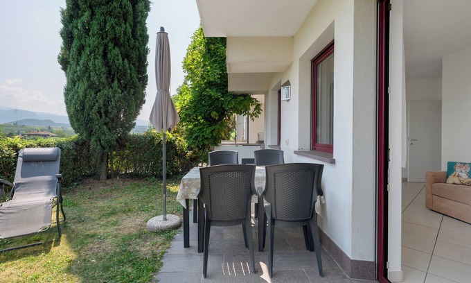 St. Pauls Apartment | Apartment 'Golden' with Mountain View, Shared Terrace and Wi-Fi