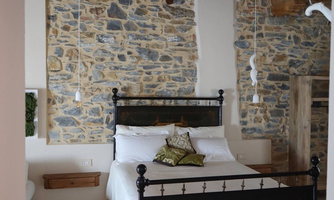 Castelnuovo di Val di Cecina Bed & Breakfast | Camera Privata in B&B in Antico Borgo Medioevale