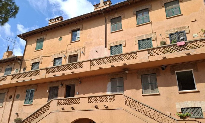 Tragliatella Apartment | Cozy apartment in a 1930s farmhouse in the countryside, near the sea