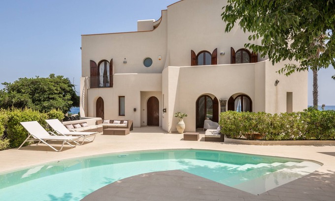 Giardini Naxos Villa | Exclusive villa on the sea of ​Giardini Naxos one step away from Taormina