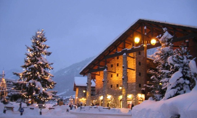 Val-d'Isere Apartment | It is a 36-sq.m flat where can accommodate 4 people.