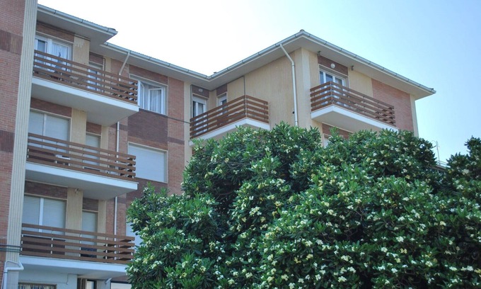 Marina di Castagneto Carducci Apartment | Beautiful apartment for 4 guests with WIFI, A/C, TV, balcony, panoramic view and parking