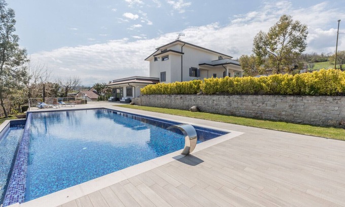 San Mango sul Calore Villa | Ville Petrara: villa with pool and spa in the vineyards