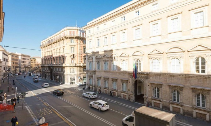 Rione VI Parione Apartment | Vittorio Emanuele 50.2