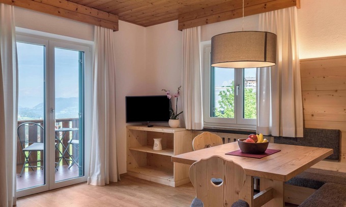 Castelrotto Apartment | Apartment “Haus Lohengrin - Ferienwohnung 2” with Mountain View, Wi-Fi, Balcony & Garden