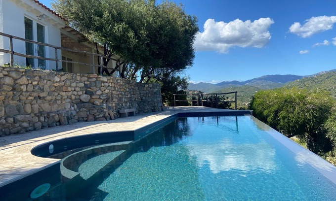 Torre delle Stelle Villa | Stunning villa with infinity pool, only 5 minute walk from the beach