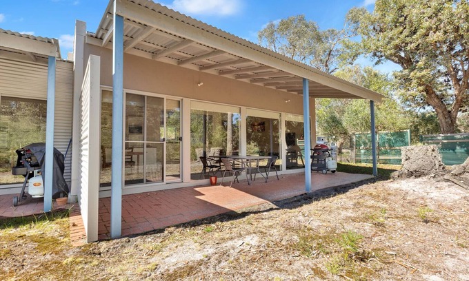 Forge Creek House | Ivanhoe - Waterfront Retreat: Secluded lodges perfect for nature lovers