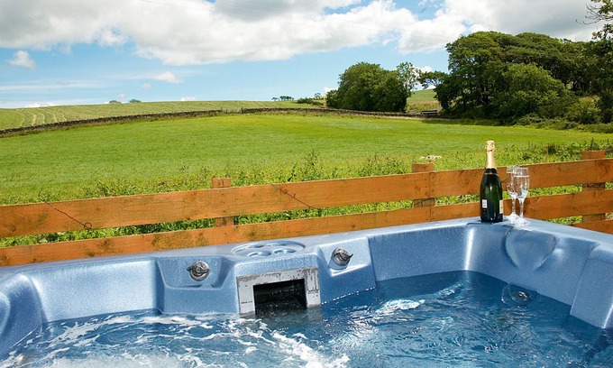 Gatehouse-of-Fleet Cottage | Jacks Hideaway - a pod that sleeps 2 guests in 1 bedroom