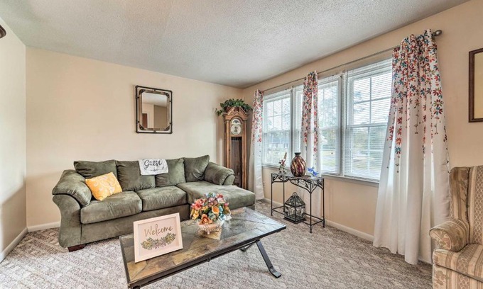 McCutcheon Field House | Jacksonville Getaway about 4 Mi to Downtown!
