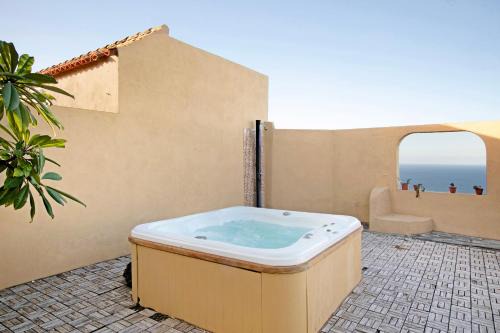 La Mancha House | Jacuzzi comfort Sea views stay