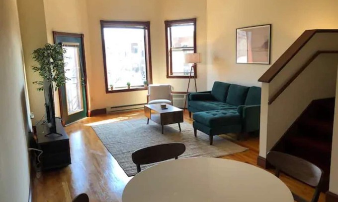 Madison Apartment | Jacuzzi Loft-1Br Extnd Stay Near Capitol!