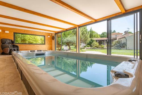 Montaigu-de-Quercy House | Jacuzzi - Spa de nage - Parc arboré