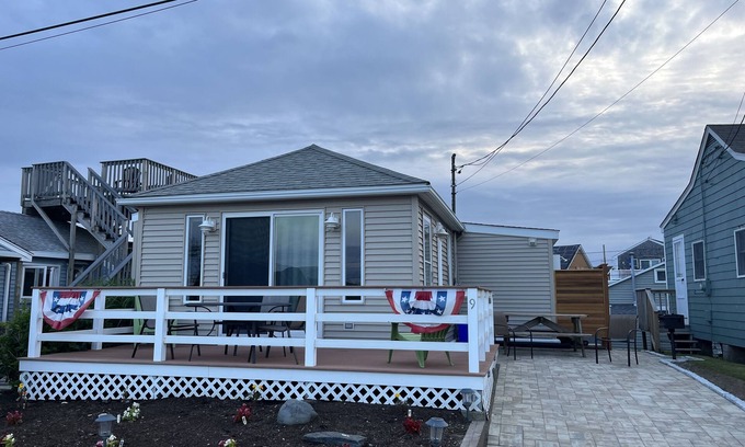 Breakwater Village Cottage | January 2026 to May 2026,