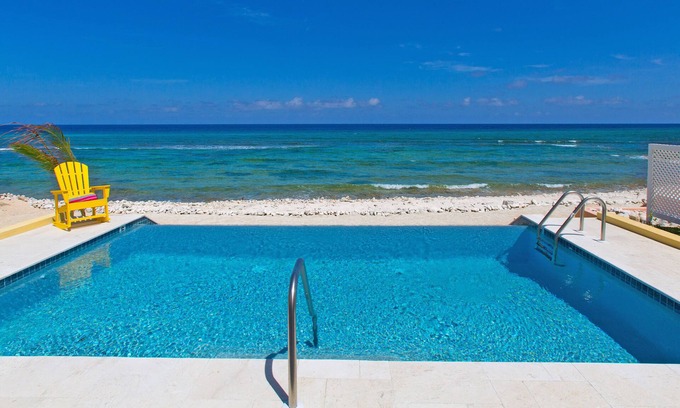 Old Man Bay House | Jasmine Cottage: Shore Diver's Paradise w/Private Pool & Backyard Snorkeling
