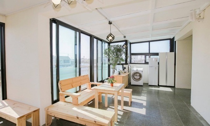 Gujwa House | Jeju Jinggeomdari Pension