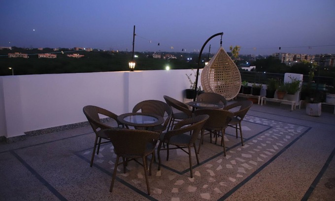Mahipalpur Extension Bed & Breakfast | JIP Breezy Heights